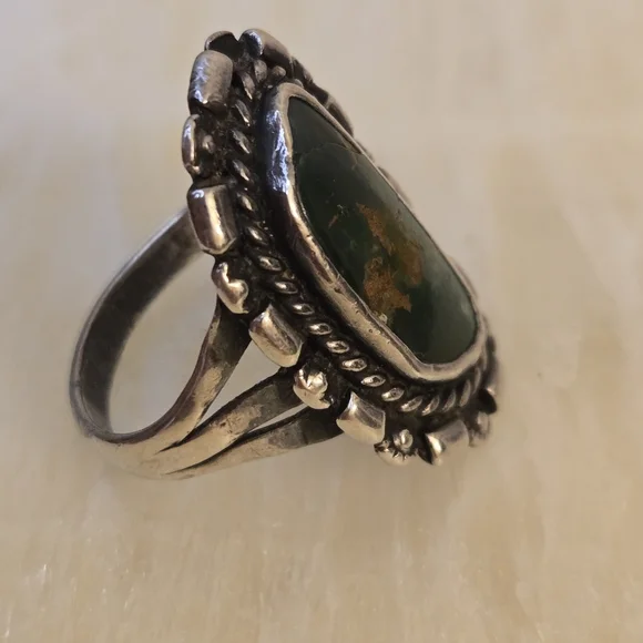 Vintage Green Turquoise Native American Silver Sterling Ring Size 6.5 - Picture 3 of 10